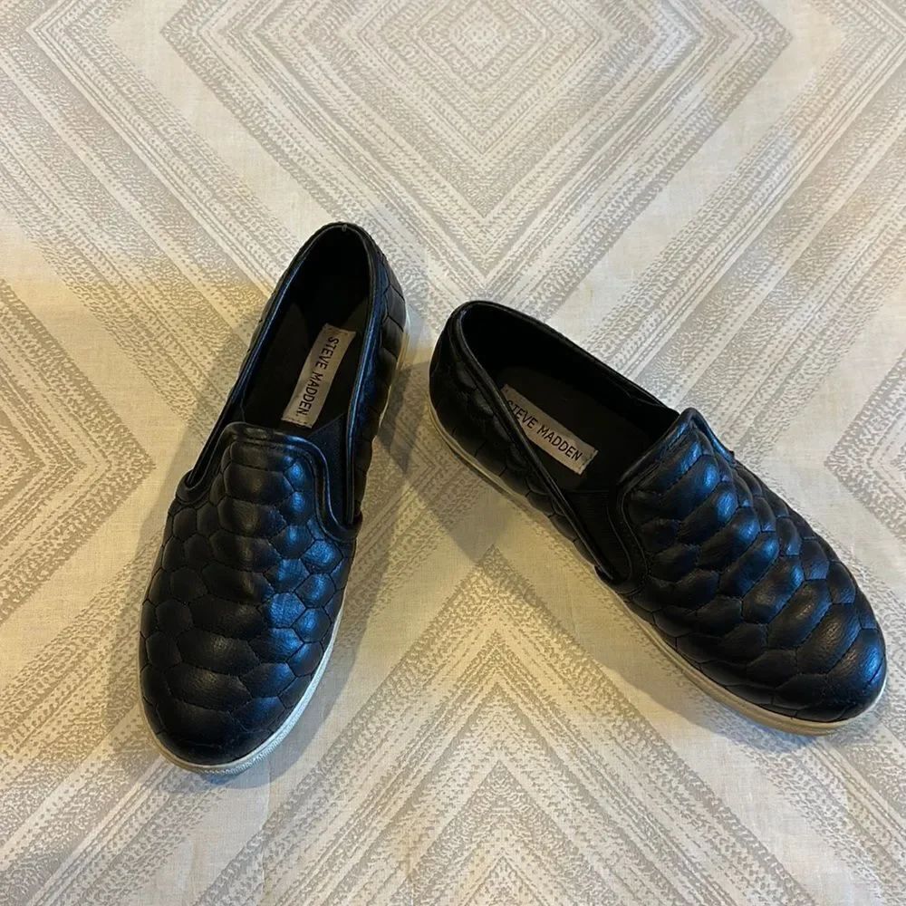 Steve Madden Women’s Quilted Black Slip On Sneakers 7 1/2
